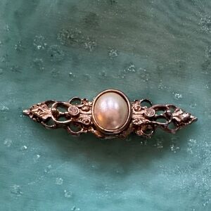 Sale Bundle 3 For $20 and Combined Shipping. Vintage Style Faux Pearl Brooch